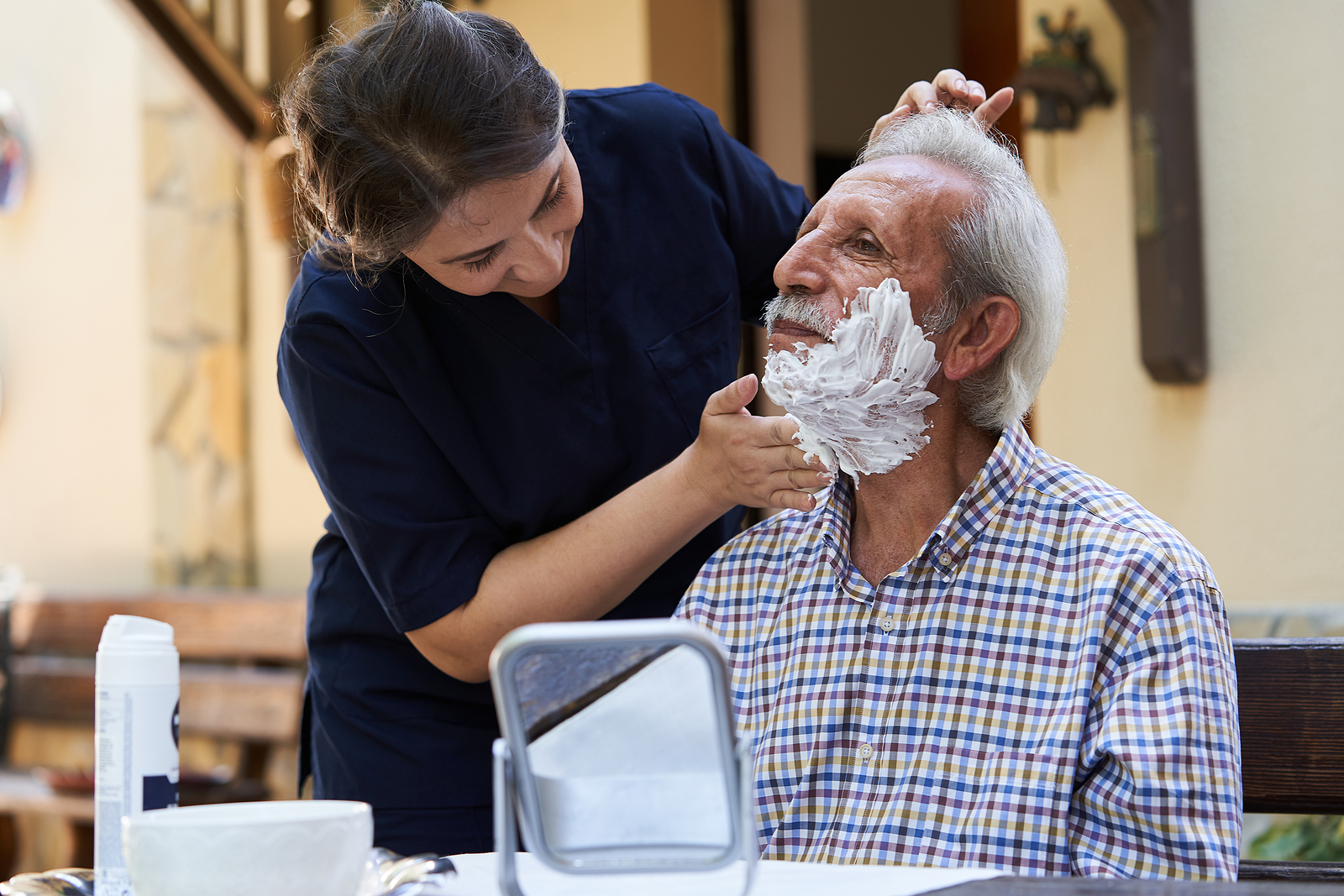 How Can Personal Care at Home Help Seniors with Diabetic Eye Disease?