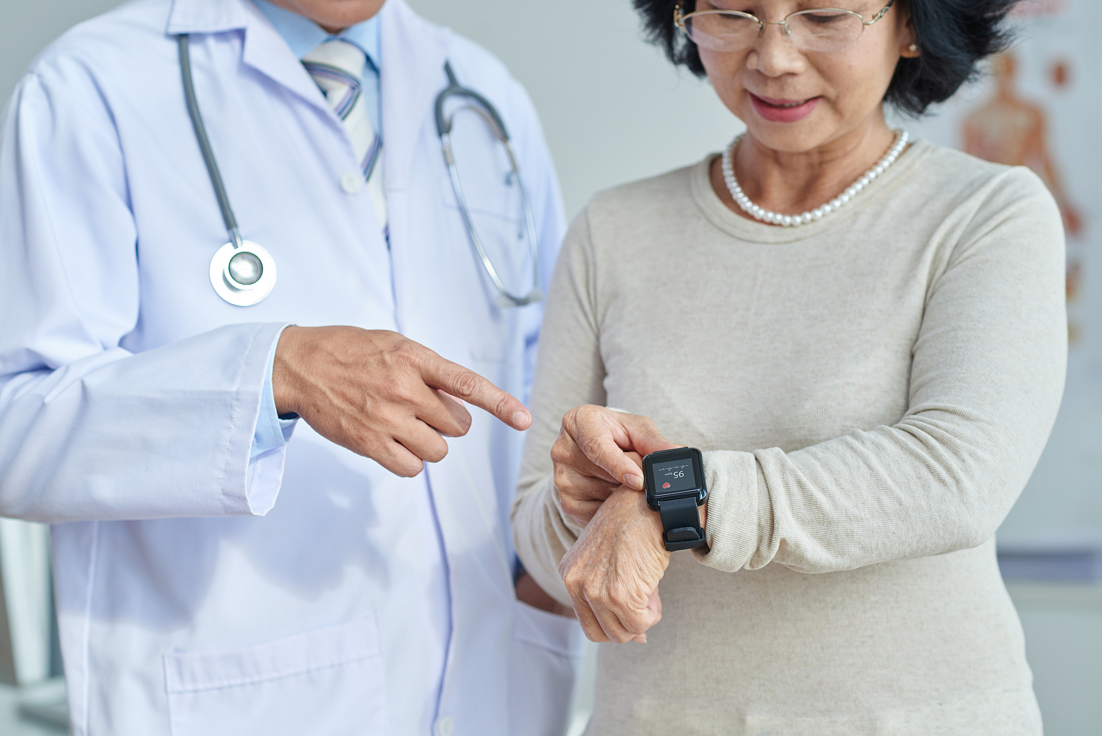 Should Seniors Consider Wearing Fitness Trackers?